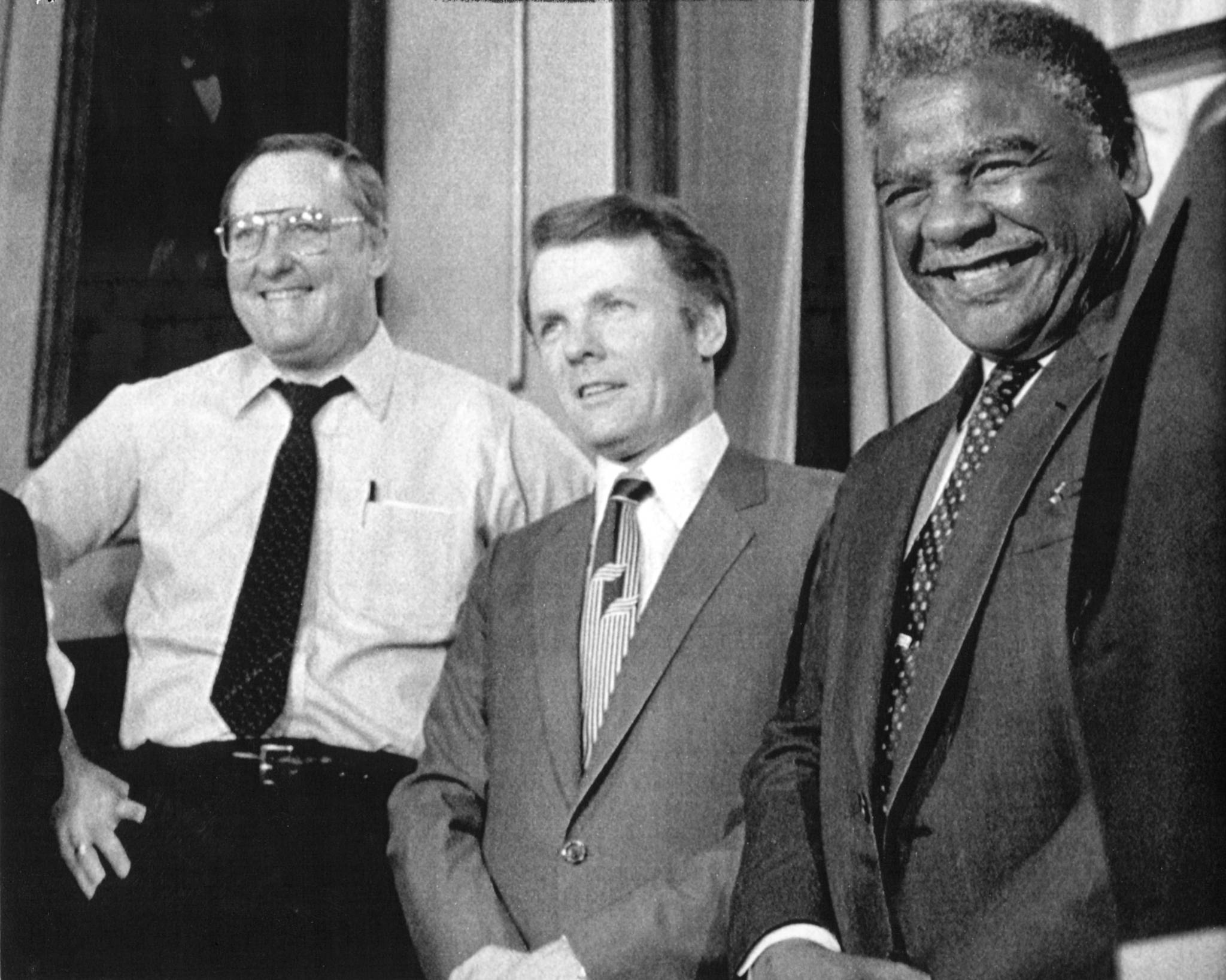 Gov. James Thompson, from left, poses with House Speaker Michael...