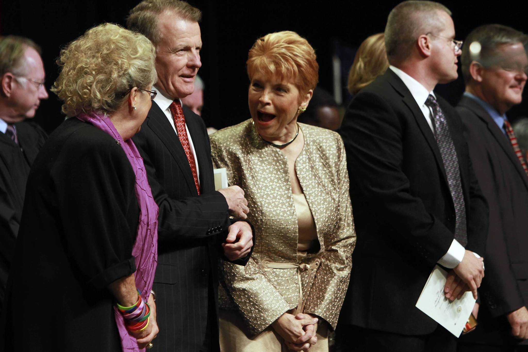 Illinois Comptroller Judy Baar Topinka, center, talks with House Speaker...